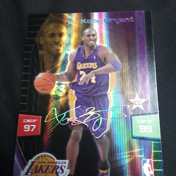 KOBE BRYANT 2009-10 Adrenalyn XL Basketball Ultimate Replica Signature #4 - Picture 1 of 5